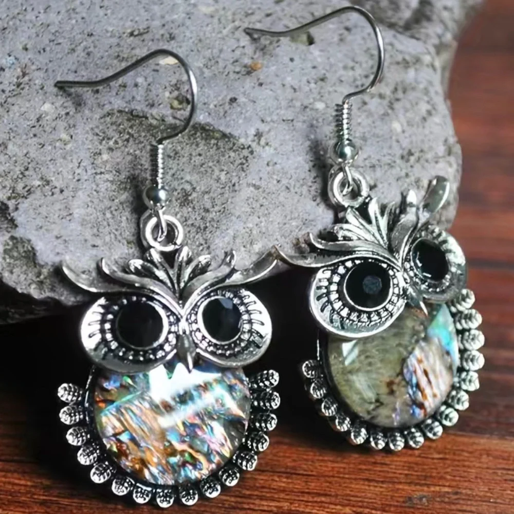 $2/$25 or 3/$35 NWOT Abalone shell/silver tone owl shimmery earrings - Picture 1 of 4